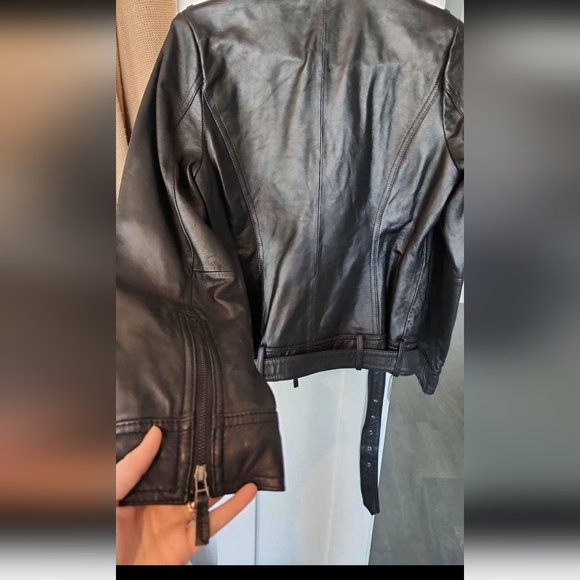 Leather jacket - Picture 2 of 6